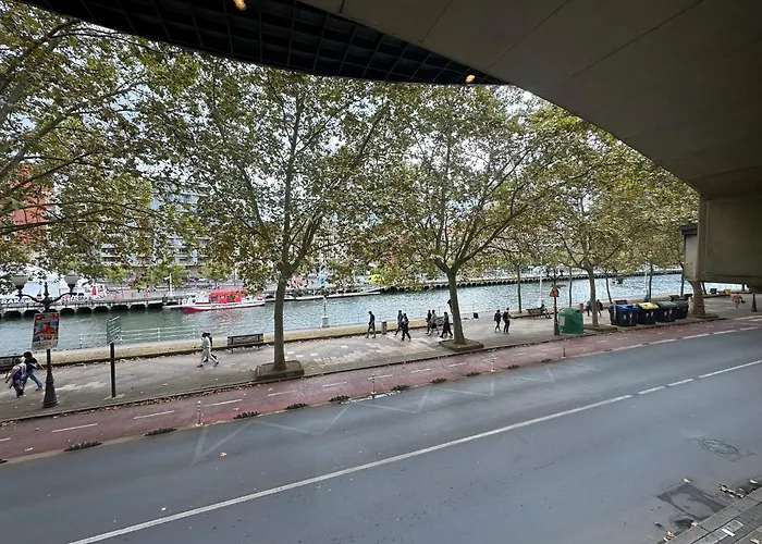 Riverside Apartment Bilbao